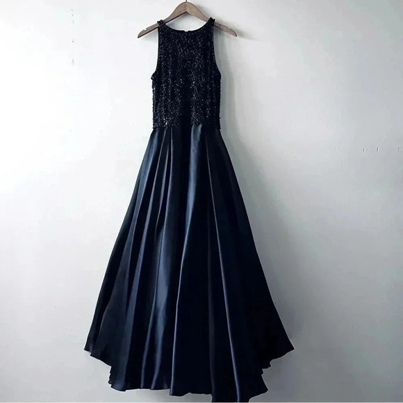 Vintage Victoria Black Silk Beaded Sequin Ball Gown Evening Dress Size 10 - Picture 5 of 15